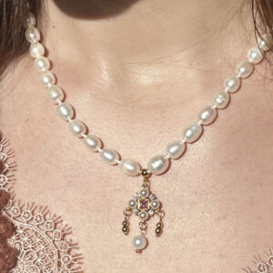 COLLIER FEMME PERLES BRIGERTON