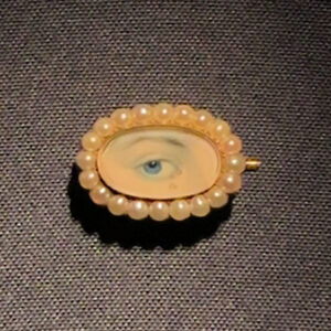 expo broche oeil perles joyaux dynastiques